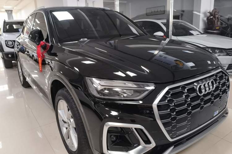 Used Audi Q5L 2022 40T Luxury Dynamic Model Front Right 45 Deg