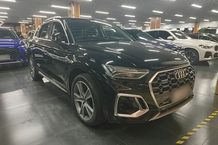 Used Audi Q5L 2022 45T Luxury Dynamic Model Front Right 45 Deg