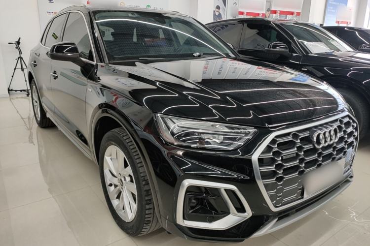 Used Audi Q5L 2022 40T Luxury Dynamic Model Front Right 45 Deg