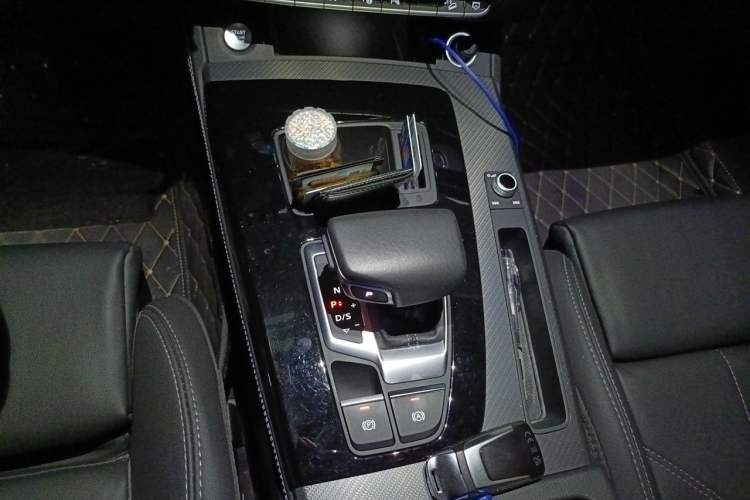 Used Audi Q5L 2022 Updated 40T Luxury Dynamic Edition Gear Lever