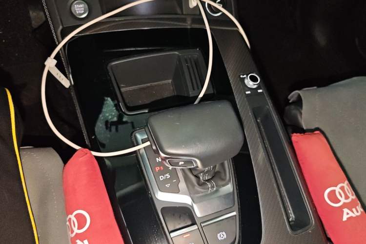 Used Audi Q5L 2022 Updated 40T Luxury Dynamic Edition Gear Lever