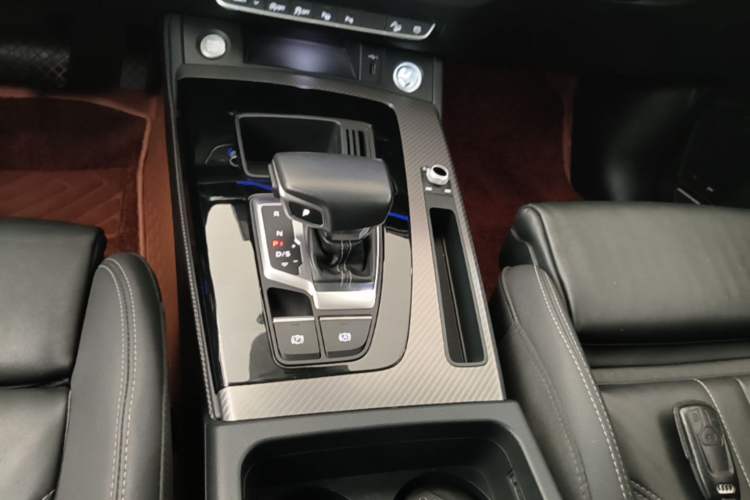Used Audi Q5L 2022 45T Luxury Dynamic Model Gear Lever