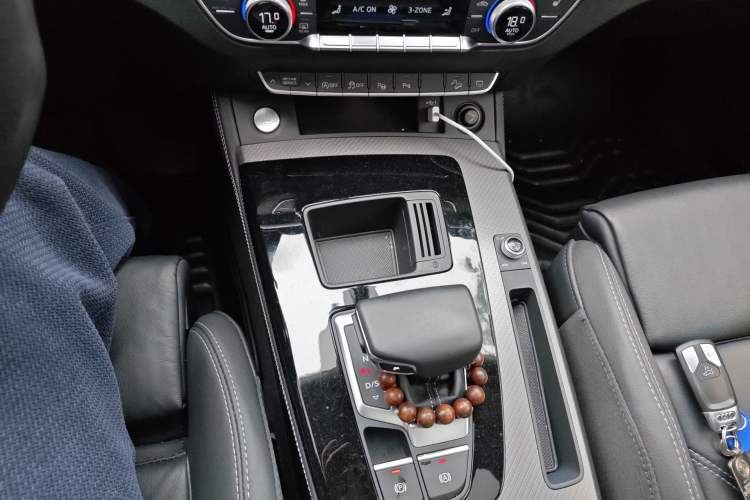 Used Audi Q5L 2022 Updated 40T Luxury Dynamic Edition Gear Lever