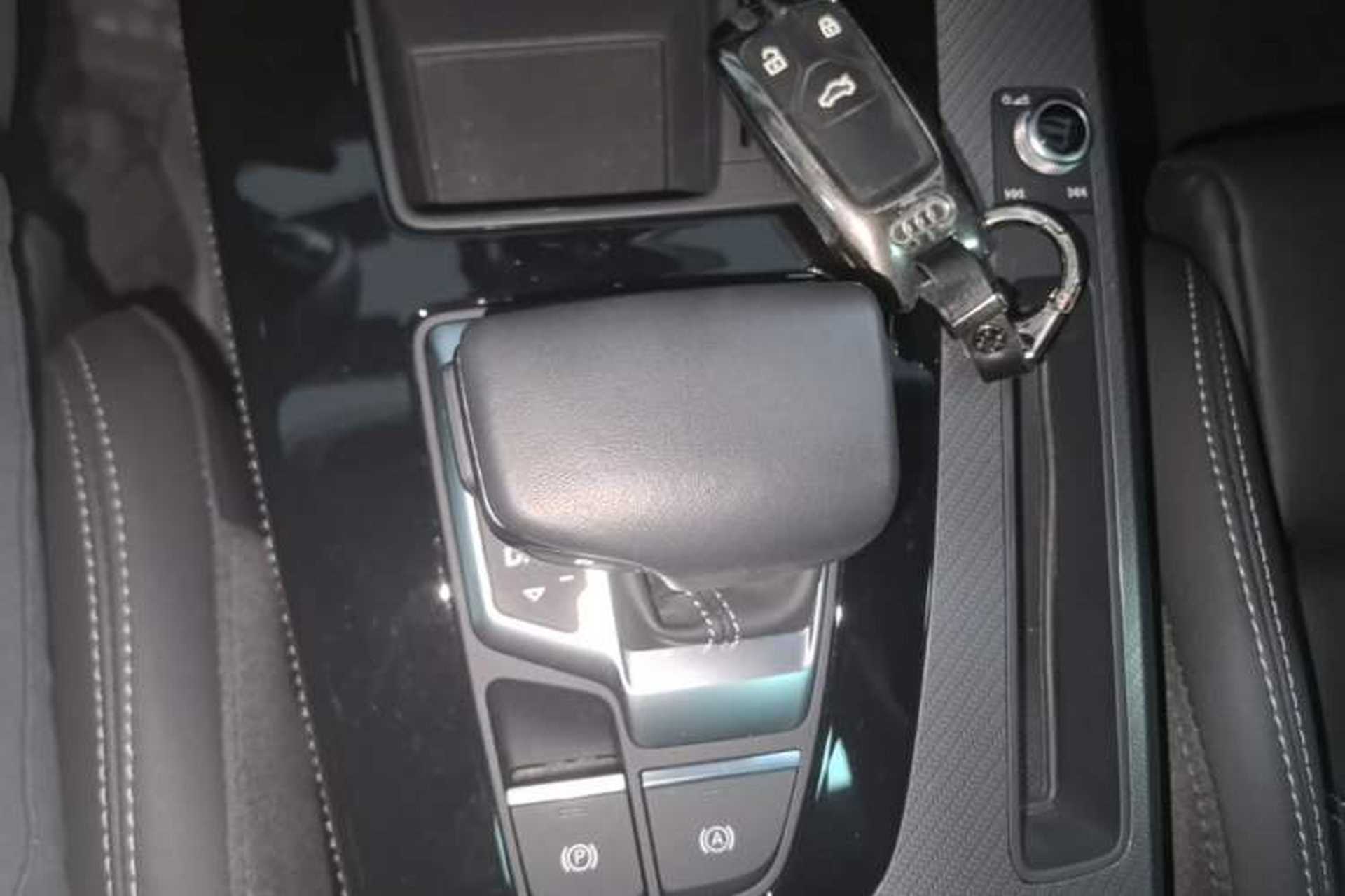 Used Audi Q5L 2022 Updated 40T Luxury Dynamic Edition Gear Lever