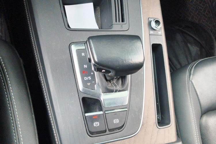 Used Audi Q5L 2022 45T Luxury Elegant Model Gear Lever