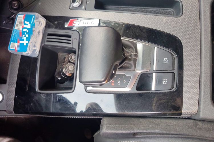Used Audi Q5L 2022 40T Fashionable and Dynamic Model Gear Lever