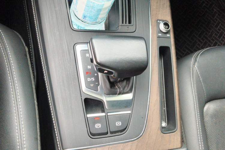 Used Audi Q5L 2022 45T Luxury Elegant Model Gear Lever