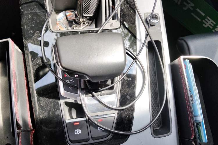 Used Audi Q5L 2022 40T Fashionable and Dynamic Model Gear Lever