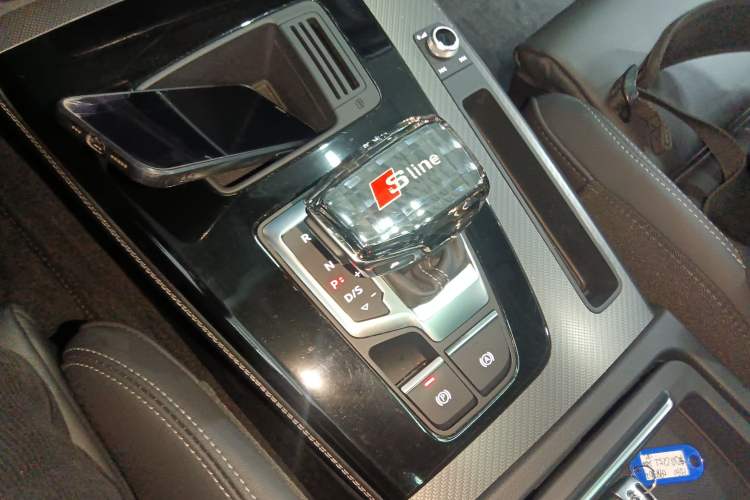 Used Audi Q5L 2022 Updated 40T Luxury Dynamic Edition Gear Lever
