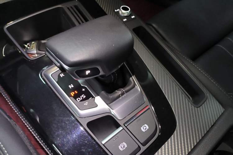 Used Audi Q5L 2022 40T Luxury Dynamic Model Gear Lever
