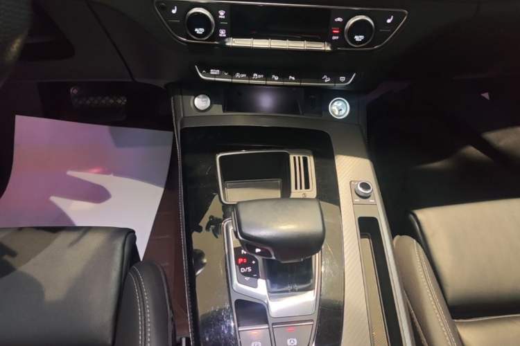 Used Audi Q5L 2022 Updated 40T Luxury Dynamic Edition Gear Lever