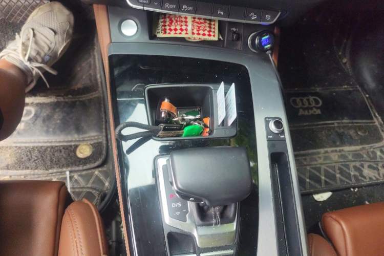Used Audi Q5L 2022 Updated 40T Luxury Dynamic Edition Gear Lever