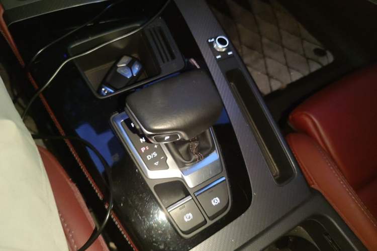 Used Audi Q5L 2022 45T Luxury Dynamic Model Gear Lever