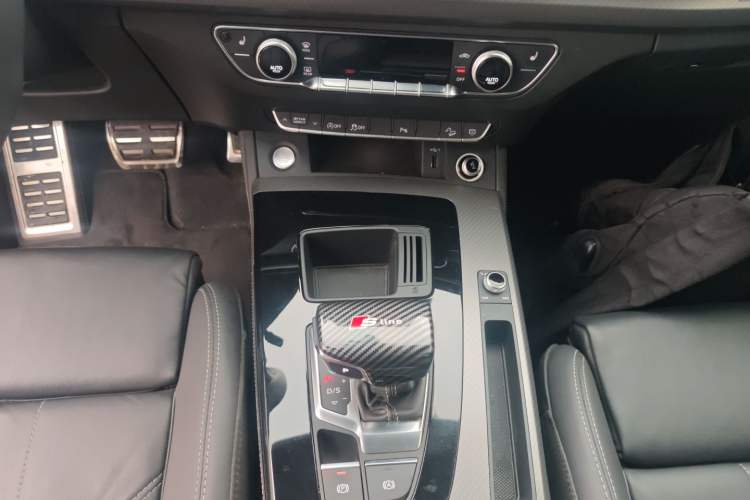 Used Audi Q5L 2022 Updated 40T Luxury Dynamic Edition Gear Lever