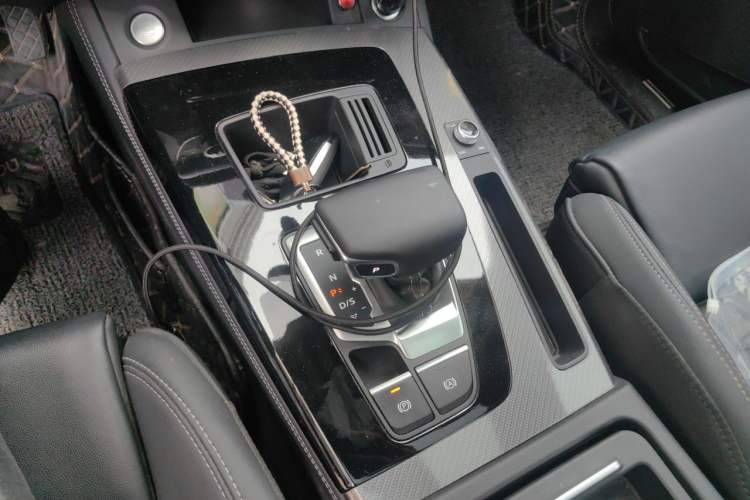 Used Audi Q5L 2022 40T Luxury Dynamic Model Gear Lever