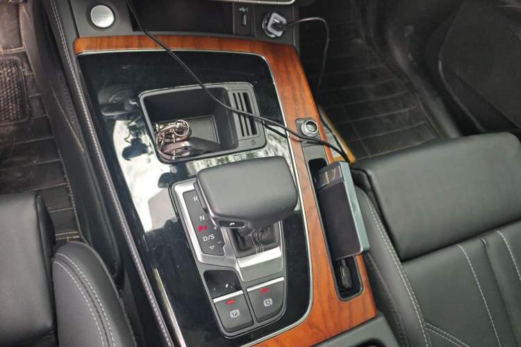 Used Audi Q5L 2022 Updated 40T Luxury Dynamic Edition Gear Lever
