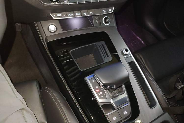 Used Audi Q5L 2022 Updated 40T Luxury Dynamic Edition Gear Lever