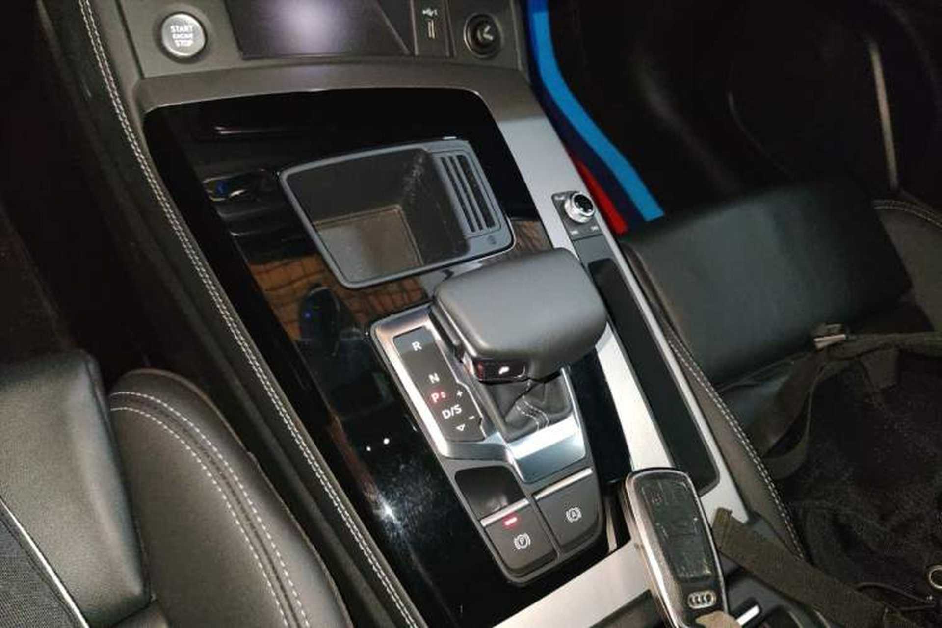 Used Audi Q5L 2022 40T Fashionable and Dynamic Model Gear Lever