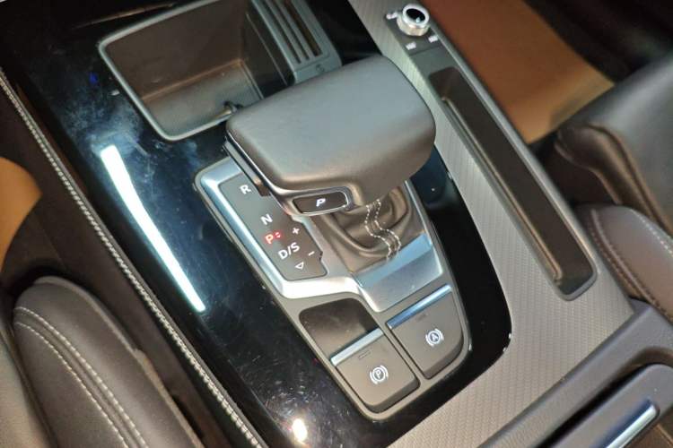 Used Audi Q5L 2022 45T Luxury Dynamic Model Gear Lever