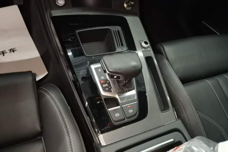 Used Audi Q5L 2022 Updated 45T Luxury Dynamic Version Gear Lever