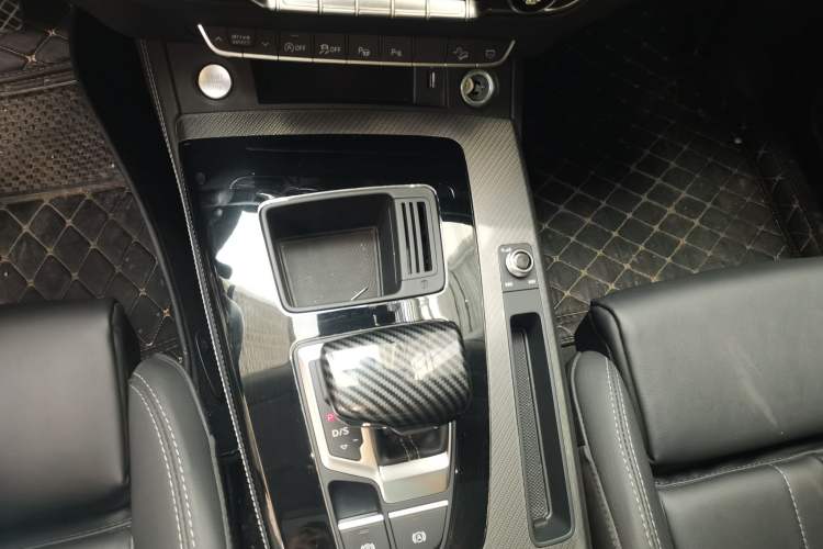 Used Audi Q5L 2022 Updated 40T Luxury Dynamic Edition Gear Lever