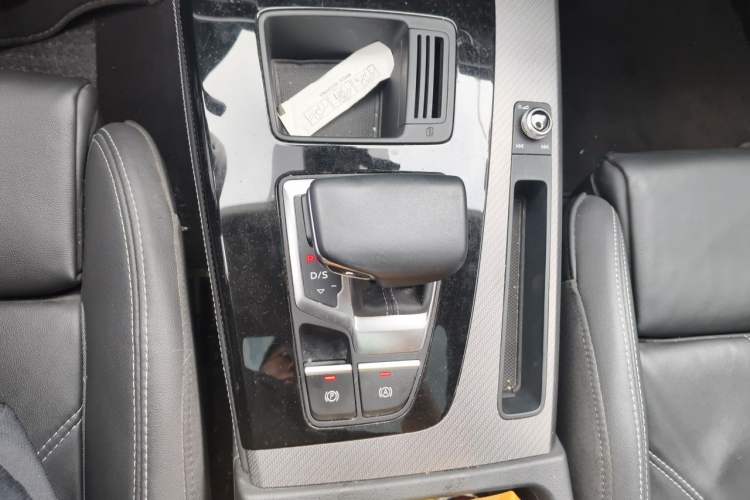 Used Audi Q5L 2022 45T Luxury Dynamic Model Gear Lever