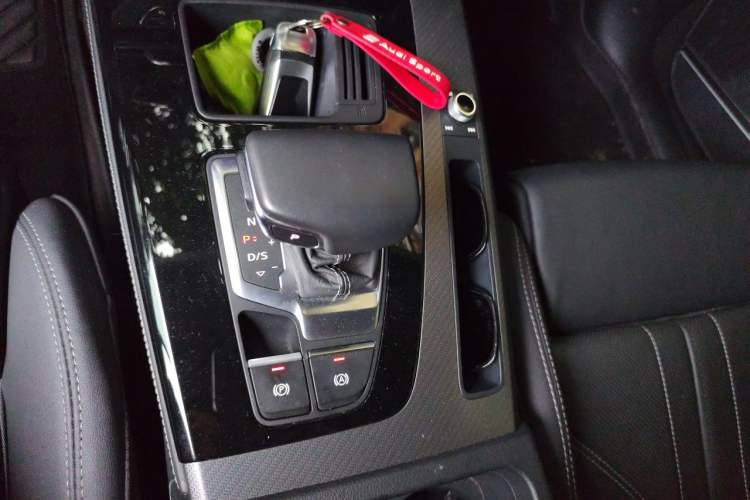 Used Audi Q5L 2022 Updated 45T Luxury Dynamic Version Gear Lever