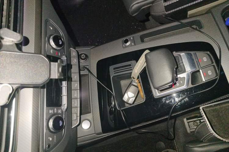 Used Audi Q5L 2022 40T Luxury Dynamic Model Gear Lever