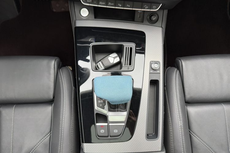 Used Audi Q5L 2022 45T Luxury Dynamic Model Gear Lever