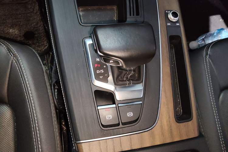 Used Audi Q5L 2022 Updated Version 40T Luxury Elegant Edition Gear Lever