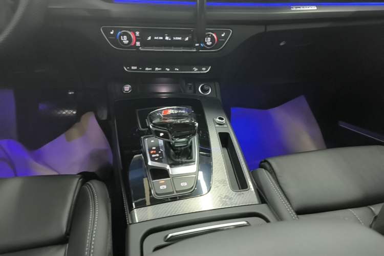 Used Audi Q5L 2022 Updated 45T Luxury Dynamic Version Gear Lever
