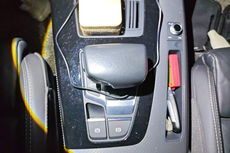 Used Audi Q5L 2022 45T Luxury Dynamic Model Gear Lever