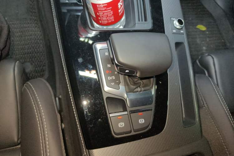 Used Audi Q5L 2022 Updated 45T Luxury Dynamic Version Gear Lever