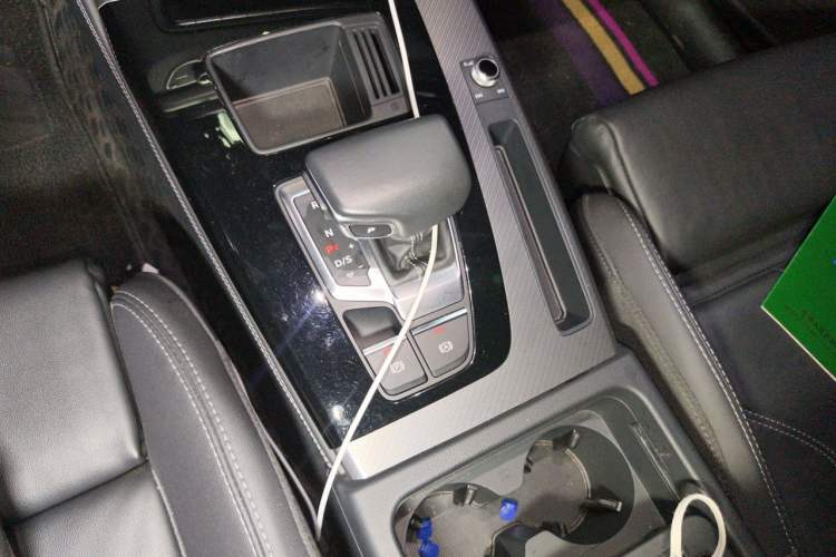 Used Audi Q5L 2022 40T Luxury Dynamic Model Gear Lever