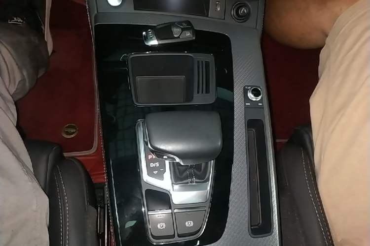 Used Audi Q5L 2022 Updated 45T Luxury Dynamic Version Gear Lever