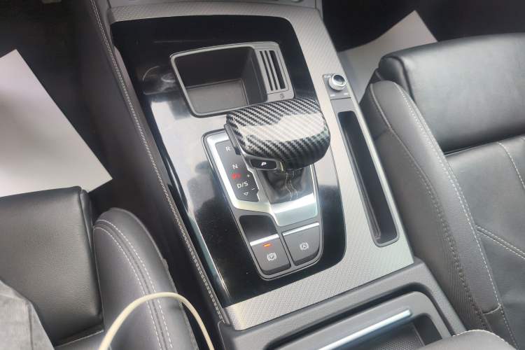 Used Audi Q5L 2022 40T Luxury Dynamic Model Gear Lever