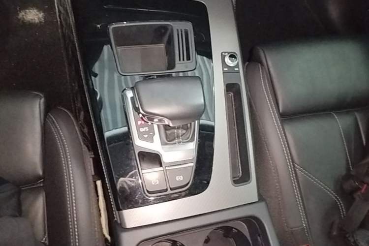 Used Audi Q5L 2022 45T Luxury Dynamic Model Gear Lever