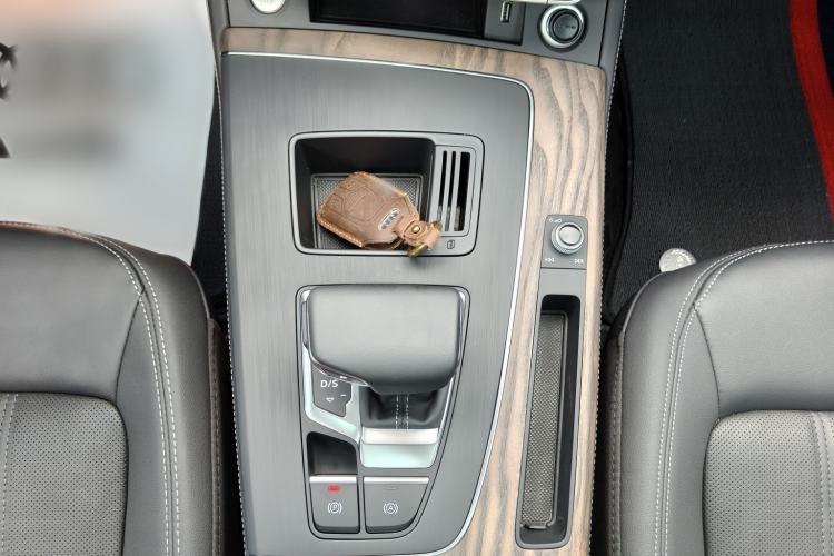 Used Audi Q5L 2022 45T Luxury Elegant Model Gear Lever