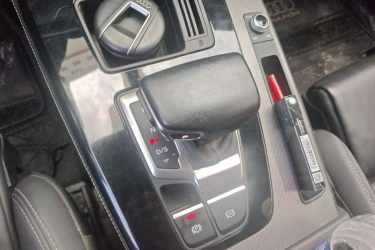 Used Audi Q5L 2022 45T Luxury Dynamic Model Gear Lever