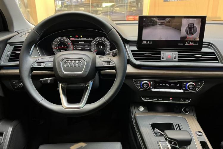 Used Audi Q5L 2022 40T Fashionable and Elegant Model Gear Lever