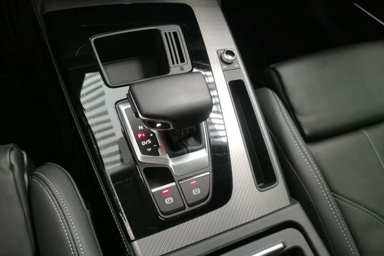 Used Audi Q5L 2022 Updated 45T Luxury Dynamic Version Gear Lever
