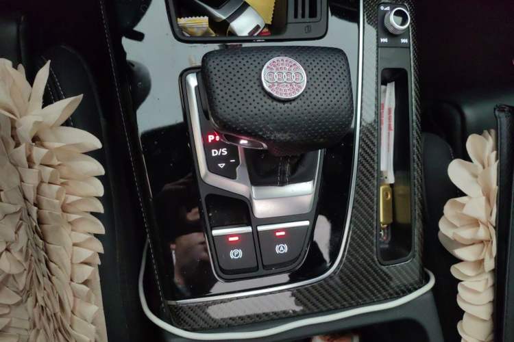 Used Audi Q5L 2022 40T Fashionable and Dynamic Model Gear Lever
