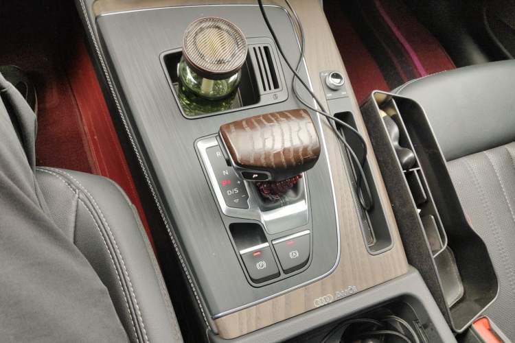 Used Audi Q5L 2022 40T Luxury Elegant Model Gear Lever
