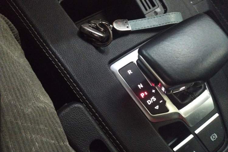 Used Audi Q5L 2022 40T Luxury Dynamic Model Gear Lever