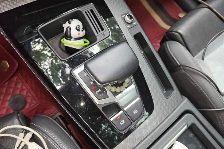 Used Audi Q5L 2022 40T Luxury Dynamic Model Gear Lever