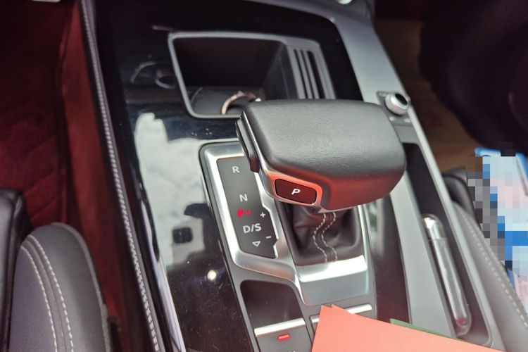 Used Audi Q5L 2022 40T Fashionable and Dynamic Model Gear Lever