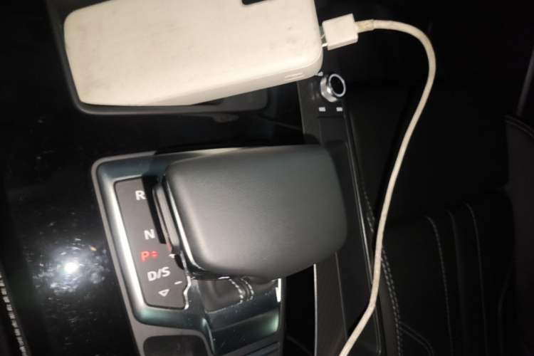 Used Audi Q5L 2022 Updated Version 40T Luxury Elegant Edition Gear Lever