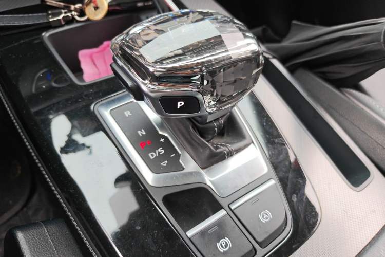 Used Audi Q5L 2022 40T Luxury Dynamic Model Gear Lever
