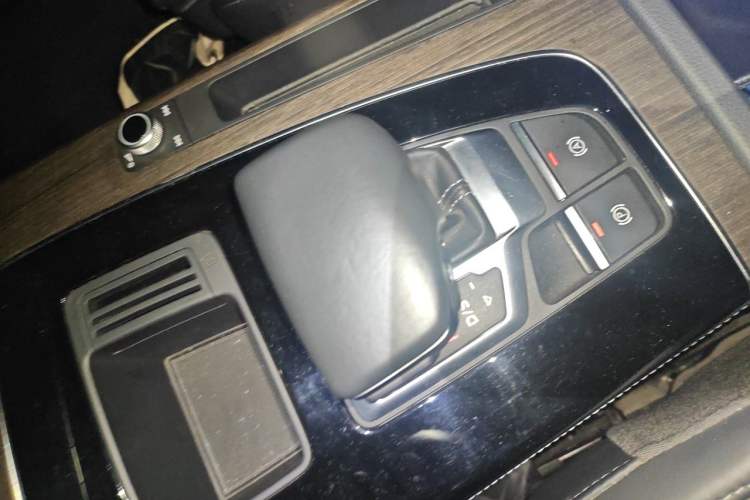 Used Audi Q5L 2022 45T Prestige Dynamic Edition Gear Lever