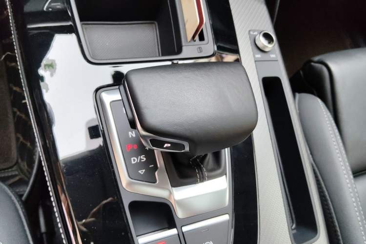 Used Audi Q5L 2022 Updated 45T Luxury Dynamic Version Gear Lever